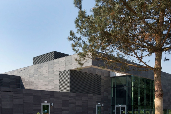 moasanekkerpoolopengebouw_1.jpg